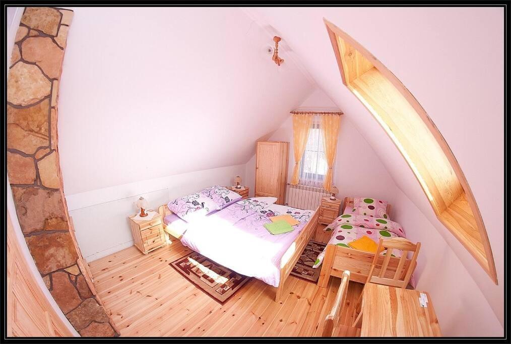 Swiety Spokoj Palesnica المظهر الخارجي الصورة